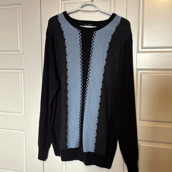 Soft and comfy knit sweater - Picture 1 of 5